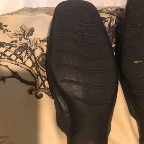 Vintage Chadwicks mules in navy. Size 8.5 - Picture 3 of 3